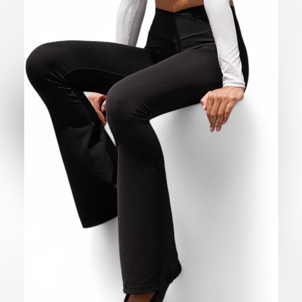 Aerie OFFLINE Black Flare Pants Size M